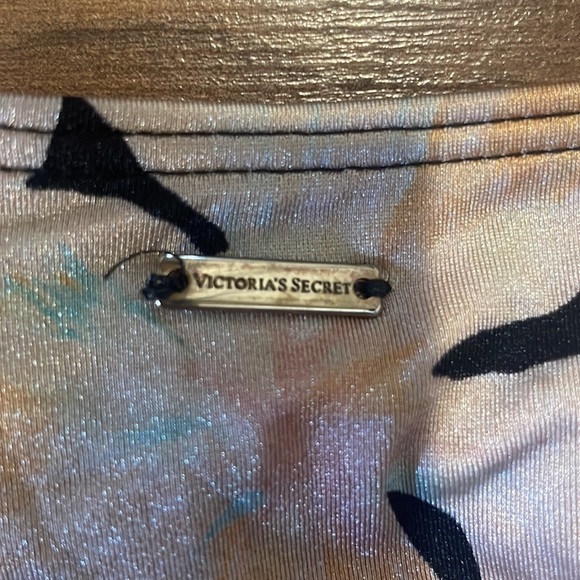 Very cute different coloured Victoria’s Secret, bathing suit, two piece - Picture 3 of 4